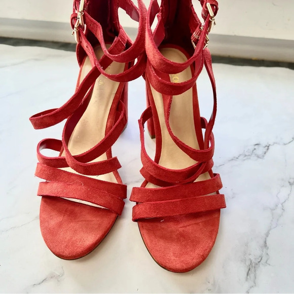 Bleecker & Bond Mindy Heels Womens Size 8 Cage Chunky Sandals Red Suede Strappy - Picture 3 of 12